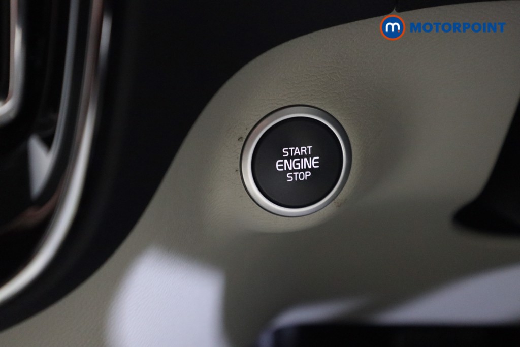 Volvo Xc40 Momentum Automatic Petrol SUV - Stock Number (1623215) - 6th supplementary image