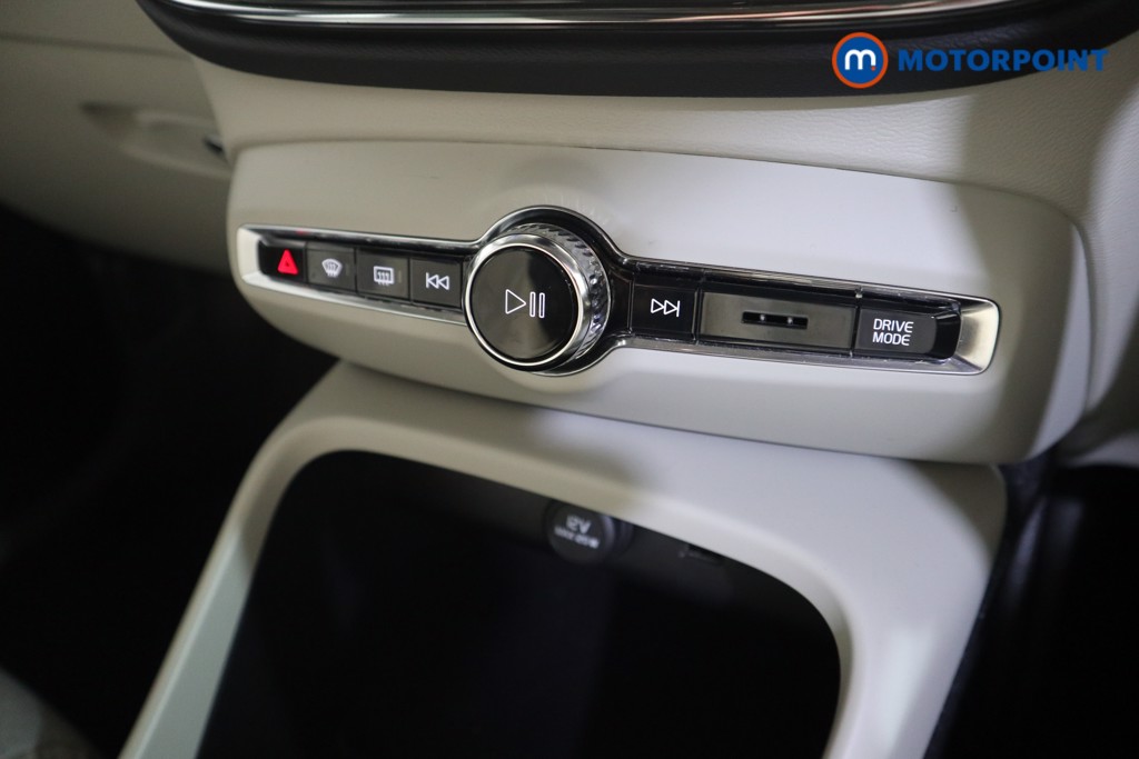 Volvo Xc40 Momentum Automatic Petrol SUV - Stock Number (1623215) - 8th supplementary image