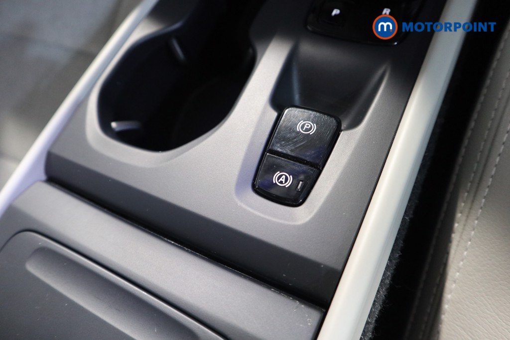 Volvo Xc40 Momentum Automatic Petrol SUV - Stock Number (1623215) - 11th supplementary image