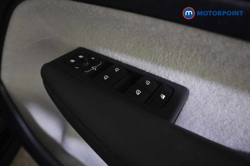 Volvo Xc40 Momentum Automatic Petrol SUV - Stock Number (1623215) - 14th supplementary image