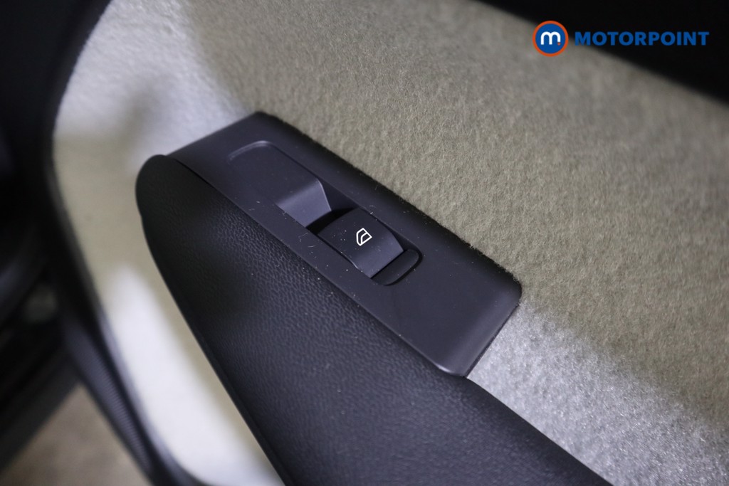 Volvo Xc40 Momentum Automatic Petrol SUV - Stock Number (1623215) - 20th supplementary image