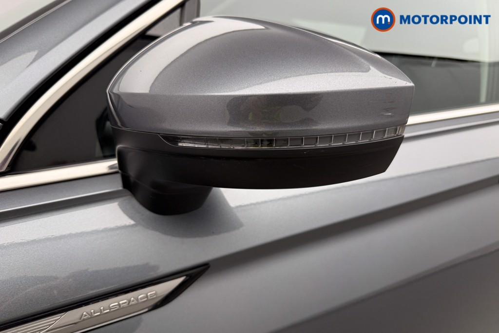 Volkswagen Tiguan Allspace Life Automatic Petrol SUV - Stock Number (1623451) - 32nd supplementary image