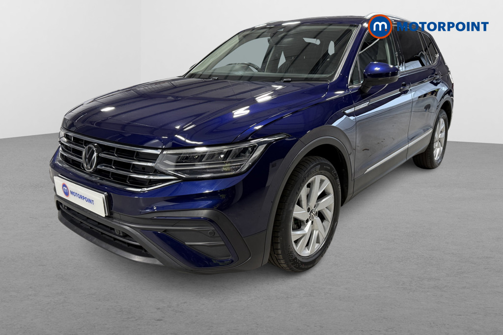 Volkswagen Tiguan Allspace Life Manual Petrol SUV - Stock Number (1623455) - Passenger side front corner