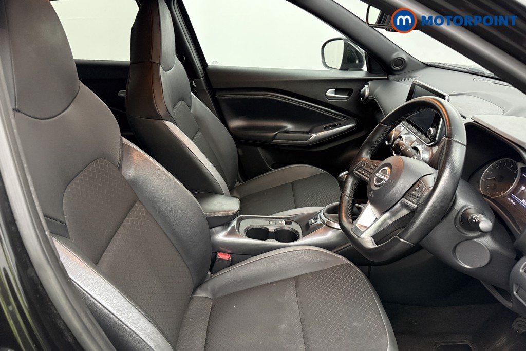 Nissan Juke N-Connecta Manual Petrol SUV - Stock Number (1623483) - 2nd supplementary image