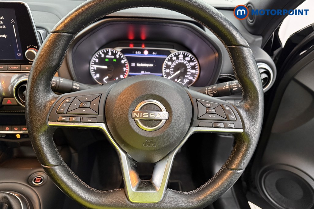 Nissan Juke N-Connecta Manual Petrol SUV - Stock Number (1623483) - 4th supplementary image