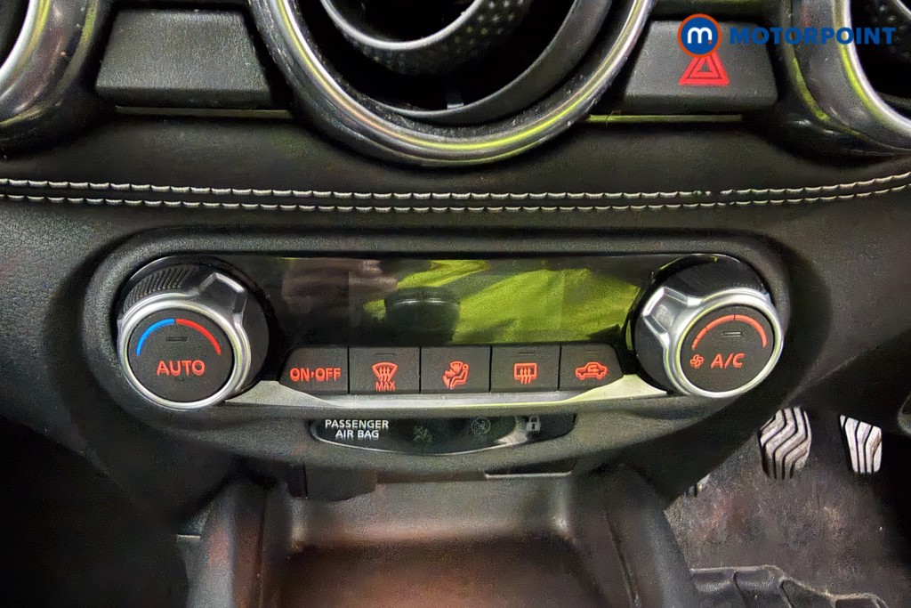 Nissan Juke N-Connecta Manual Petrol SUV - Stock Number (1623483) - 16th supplementary image