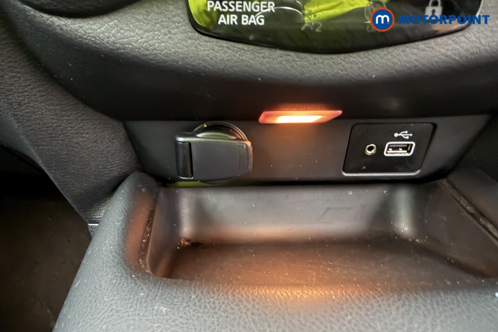 Nissan Juke N-Connecta Manual Petrol SUV - Stock Number (1623483) - 17th supplementary image