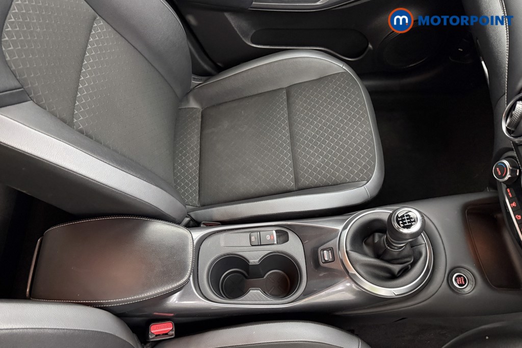 Nissan Juke N-Connecta Manual Petrol SUV - Stock Number (1623483) - 18th supplementary image