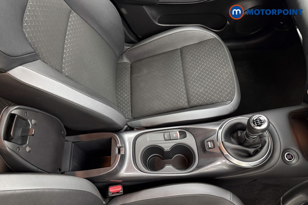 Nissan Juke N-Connecta Manual Petrol SUV - Stock Number (1623483) - 19th supplementary image