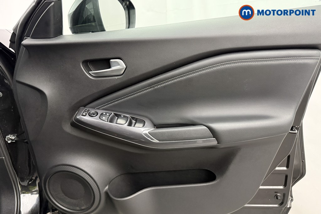 Nissan Juke N-Connecta Manual Petrol SUV - Stock Number (1623483) - 20th supplementary image