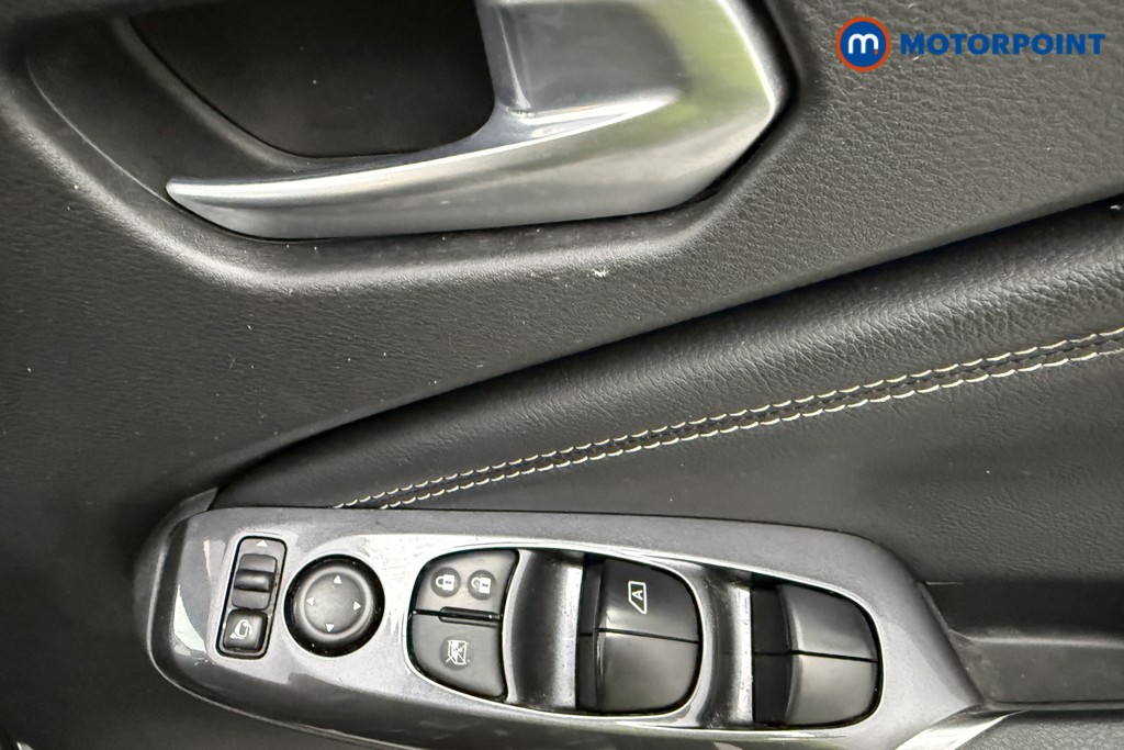 Nissan Juke N-Connecta Manual Petrol SUV - Stock Number (1623483) - 21st supplementary image