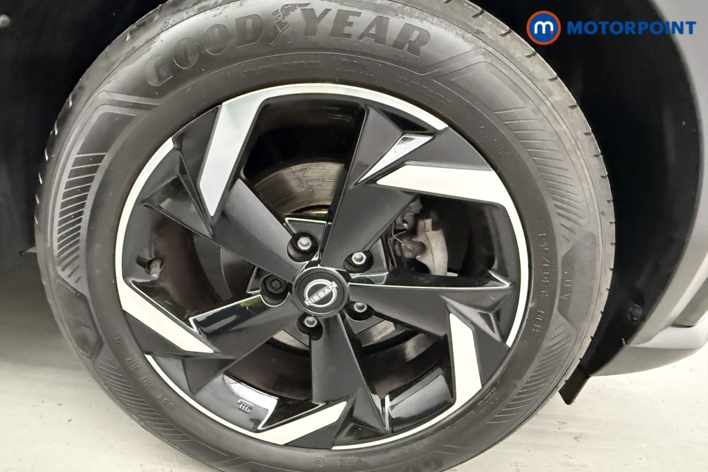 Nissan Juke N-Connecta Manual Petrol SUV - Stock Number (1623483) - 33rd supplementary image