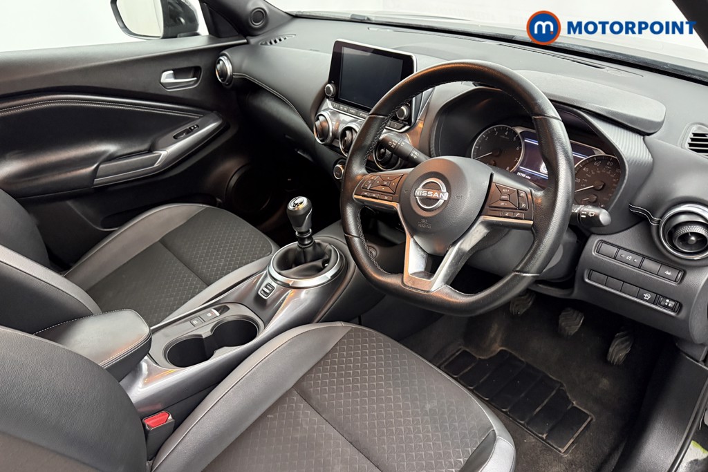 Nissan Juke N-Connecta Manual Petrol SUV - Stock Number (1623483) - 1st supplementary image