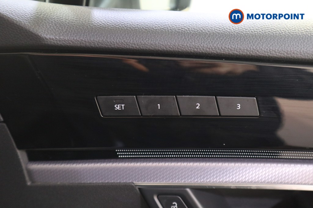 Volkswagen Touareg Black Edition Automatic Diesel SUV - Stock Number (1624232) - 15th supplementary image