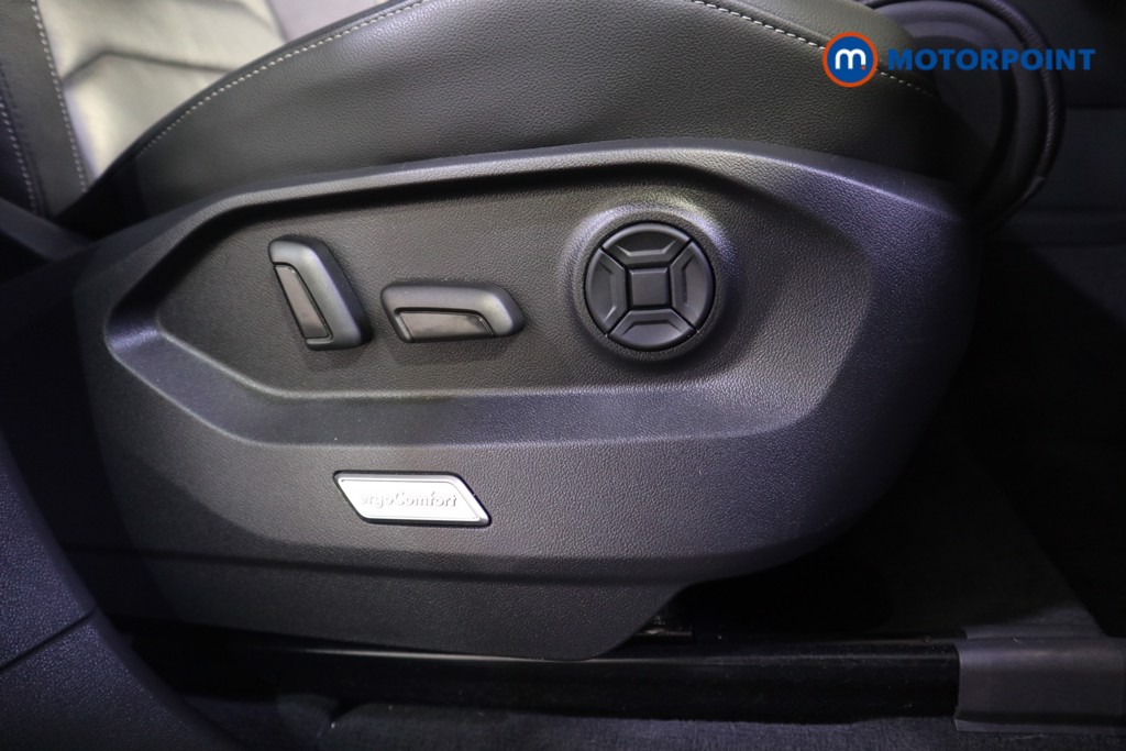 Volkswagen Touareg Black Edition Automatic Diesel SUV - Stock Number (1624232) - 19th supplementary image