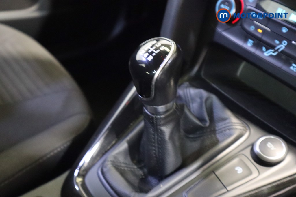 Ford Focus Titanium Manual Petrol Hatchback - Stock Number (1624418) - 5th supplementary image
