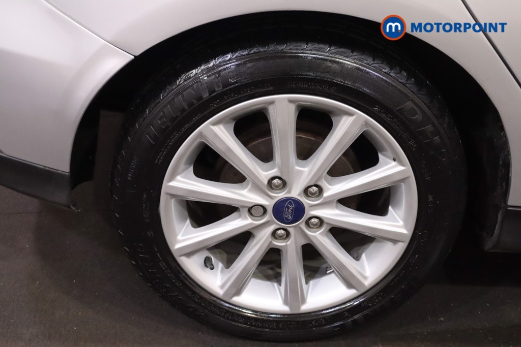 Ford Focus Titanium Manual Petrol Hatchback - Stock Number (1624418) - 12th supplementary image