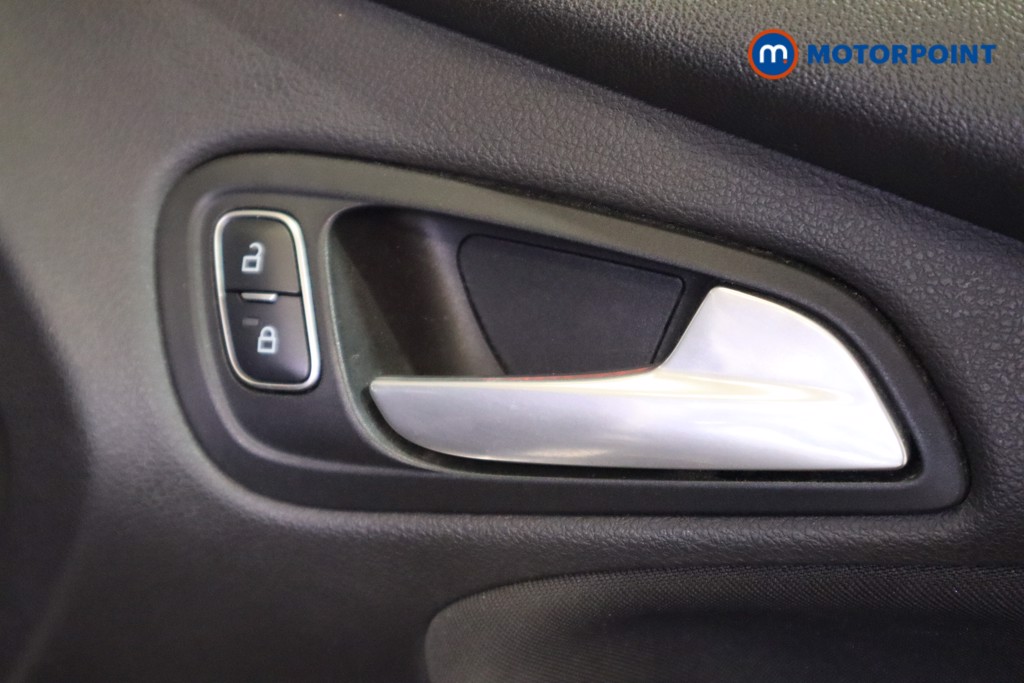 Ford Focus Titanium Manual Petrol Hatchback - Stock Number (1624418) - 14th supplementary image