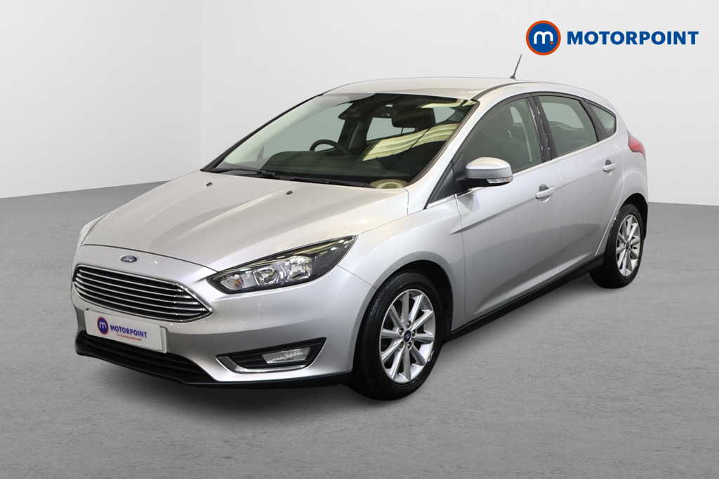 Ford Focus Titanium Manual Petrol Hatchback - Stock Number (1624418) - Passenger side front corner