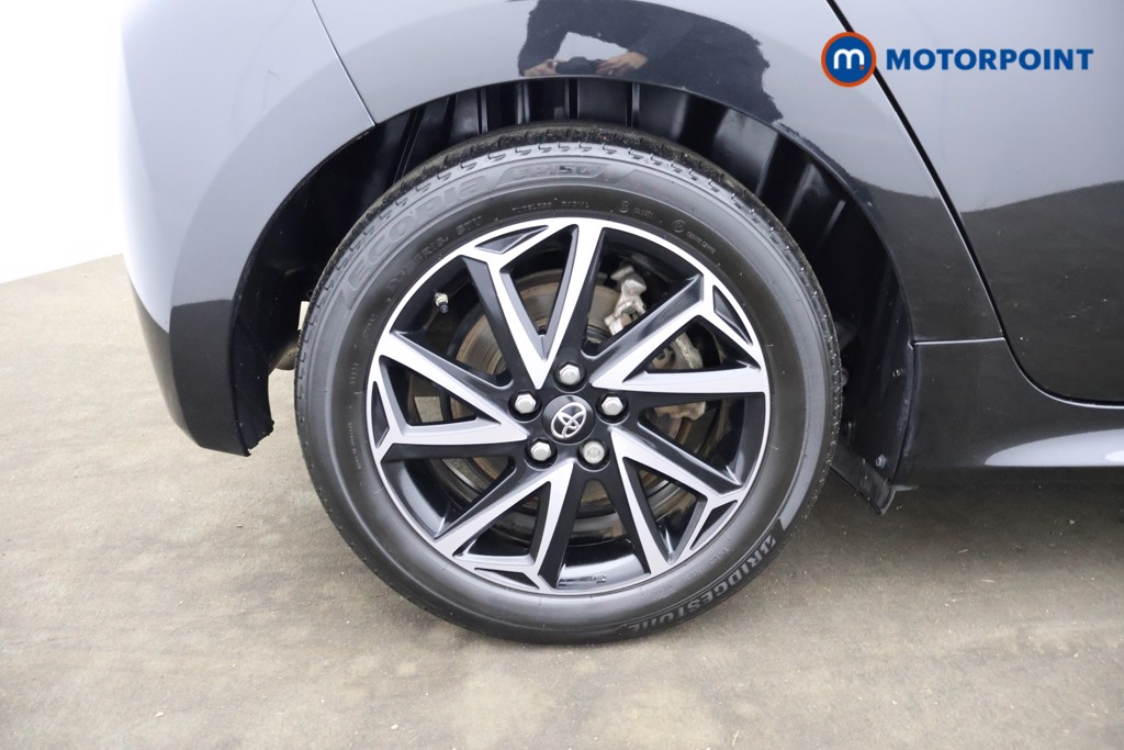 Toyota Yaris Design Automatic Petrol-Electric Hybrid Hatchback - Stock Number (1624665) - 2nd supplementary image