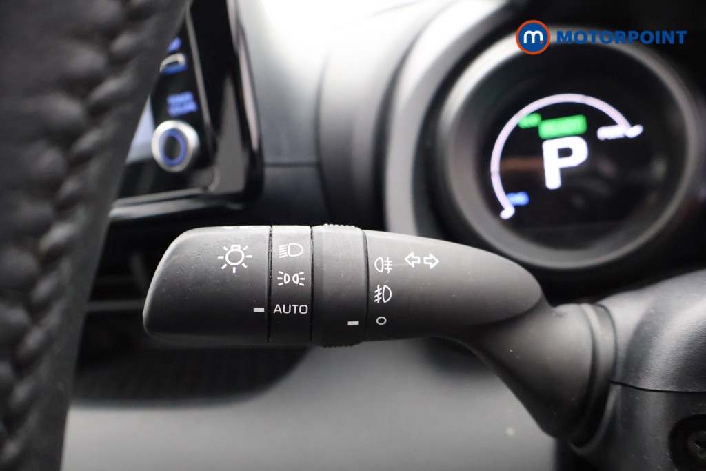 Toyota Yaris Design Automatic Petrol-Electric Hybrid Hatchback - Stock Number (1624665) - 10th supplementary image