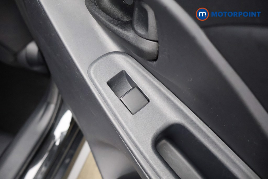 Toyota Yaris Design Automatic Petrol-Electric Hybrid Hatchback - Stock Number (1624665) - 23rd supplementary image