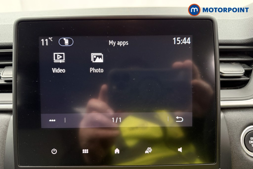 Renault Captur Iconic Manual Petrol SUV - Stock Number (1624716) - 13th supplementary image