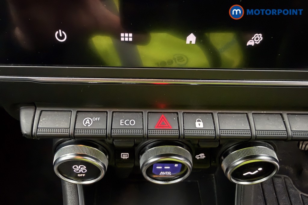 Renault Captur Iconic Manual Petrol SUV - Stock Number (1624716) - 15th supplementary image