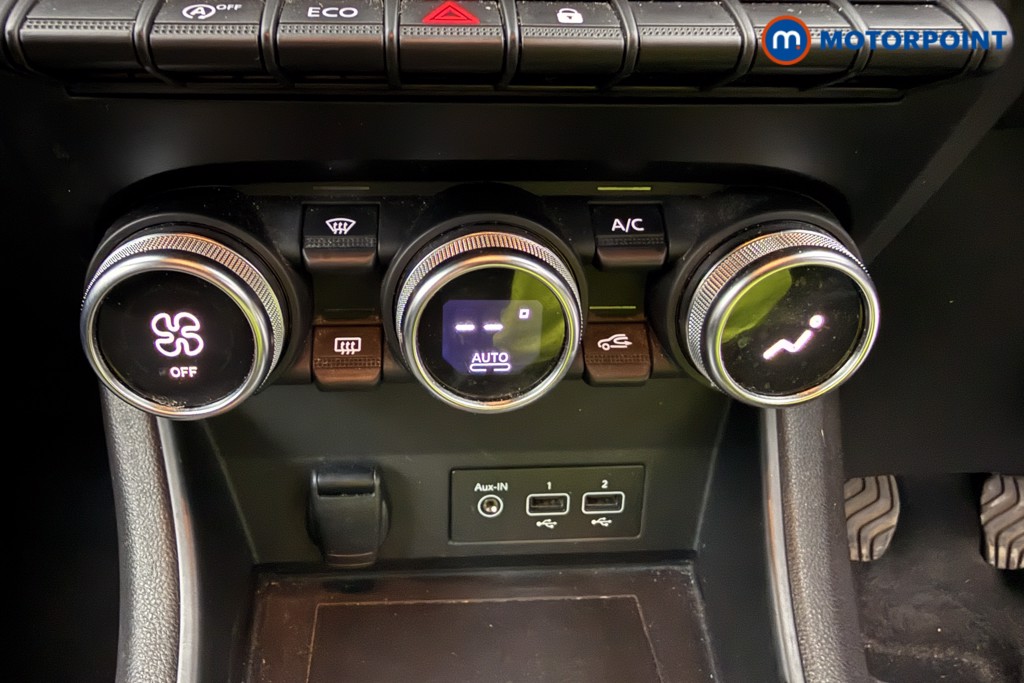 Renault Captur Iconic Manual Petrol SUV - Stock Number (1624716) - 16th supplementary image