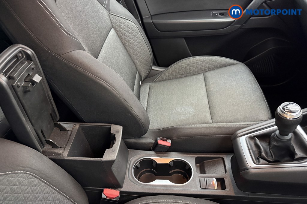 Renault Captur Iconic Manual Petrol SUV - Stock Number (1624716) - 18th supplementary image