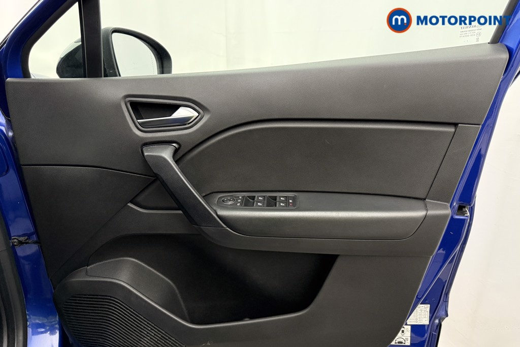 Renault Captur Iconic Manual Petrol SUV - Stock Number (1624716) - 19th supplementary image