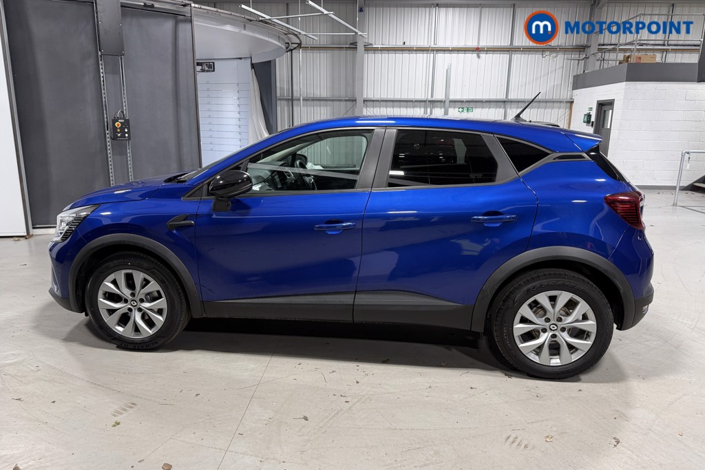 Renault Captur Iconic Manual Petrol SUV - Stock Number (1624716) - 1st supplementary image