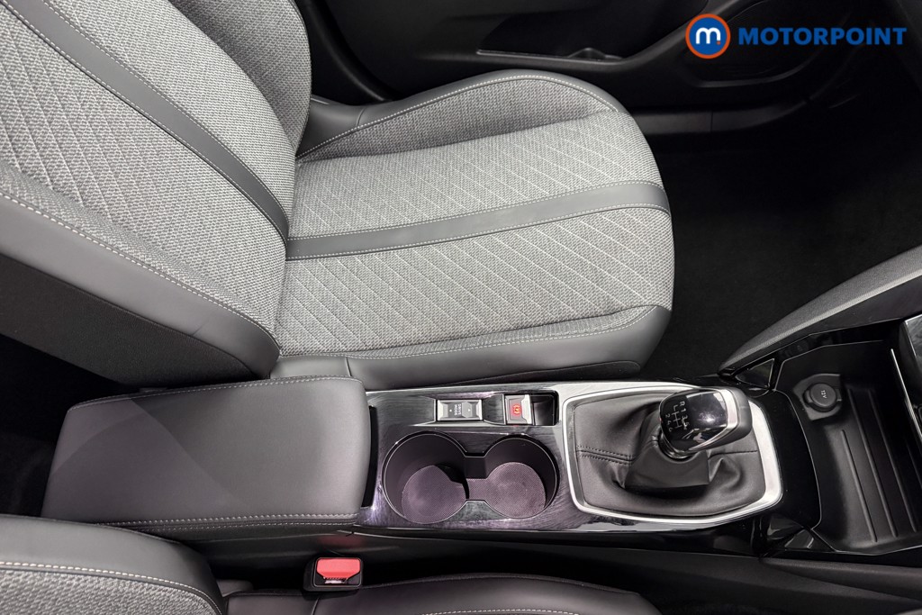 Peugeot 2008 Allure Manual Petrol SUV - Stock Number (1624935) - 15th supplementary image