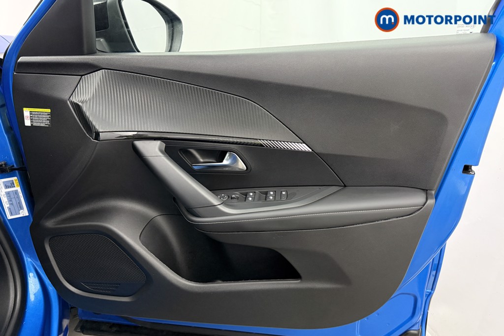 Peugeot 2008 Allure Manual Petrol SUV - Stock Number (1624935) - 17th supplementary image