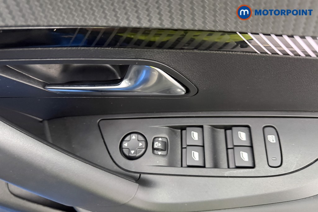 Peugeot 2008 Allure Manual Petrol SUV - Stock Number (1624935) - 18th supplementary image