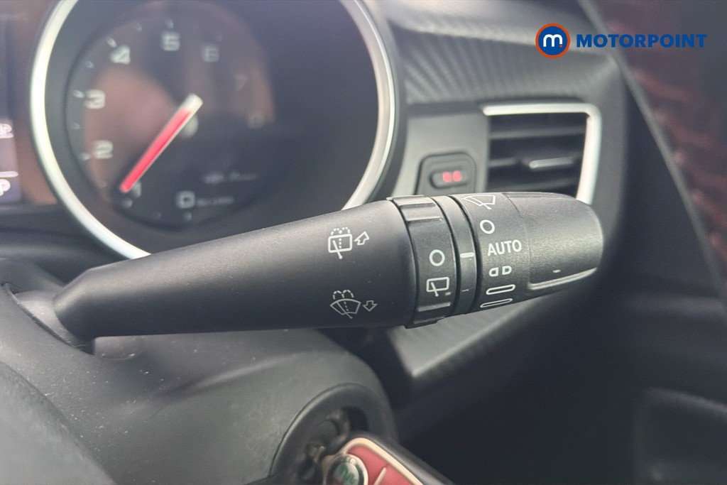 Alfa Romeo Giulietta Veloce Automatic Petrol Hatchback - Stock Number (1625250) - 7th supplementary image