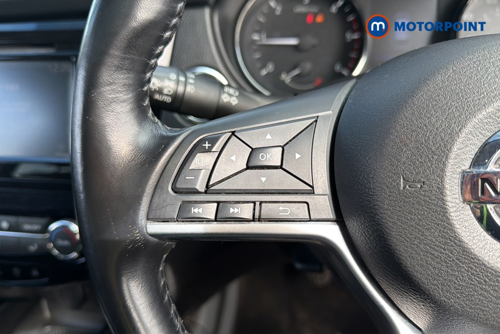 Nissan X-Trail N-Connecta Manual Diesel SUV - Stock Number (1625263) - 4th supplementary image