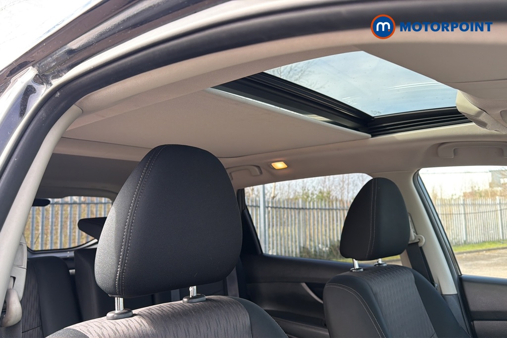 Nissan X-Trail N-Connecta Manual Diesel SUV - Stock Number (1625263) - 20th supplementary image