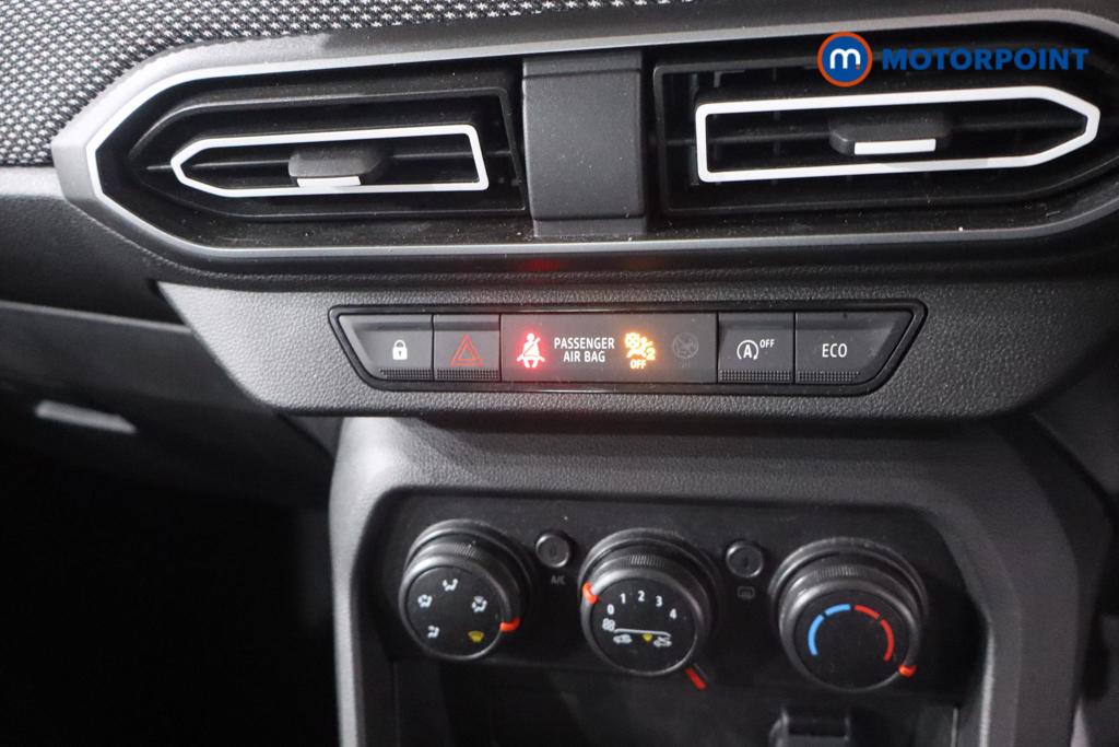 Dacia Sandero Expression Manual Petrol Hatchback - Stock Number (1625406) - 16th supplementary image