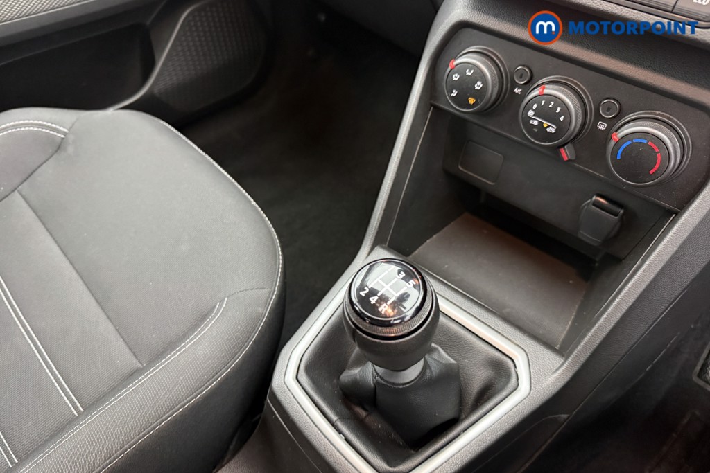Dacia Sandero Expression Manual Petrol Hatchback - Stock Number (1625416) - 9th supplementary image