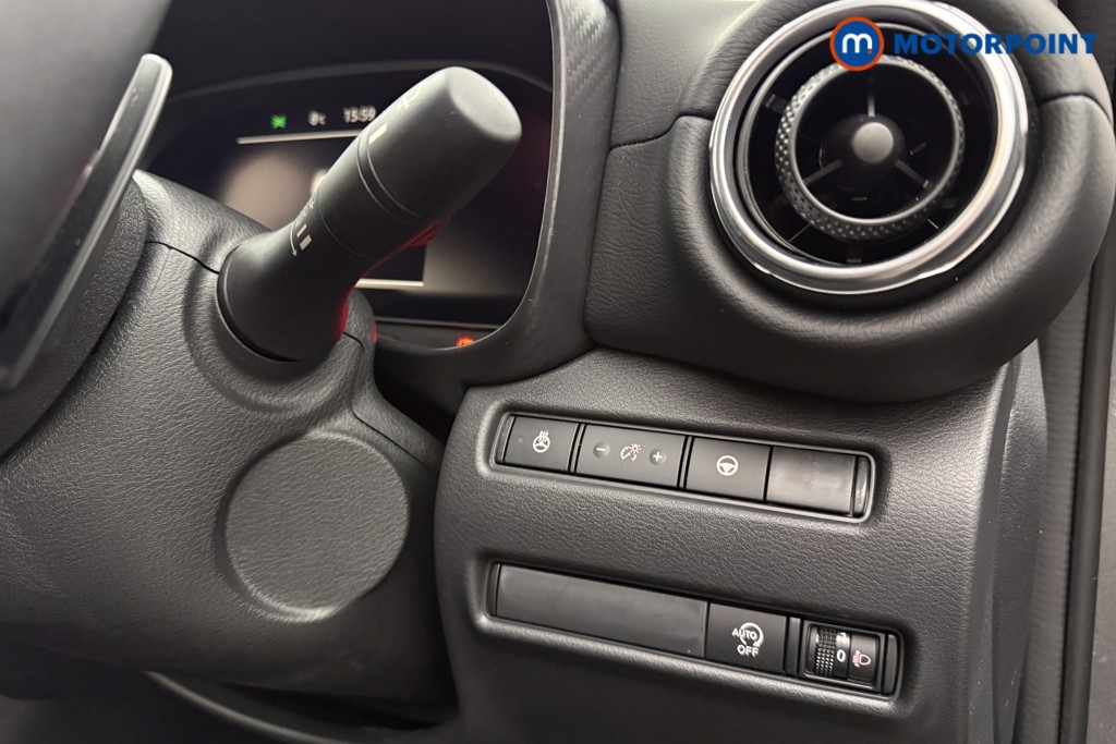 Nissan Juke Tekna Automatic Petrol SUV - Stock Number (1625435) - 4th supplementary image