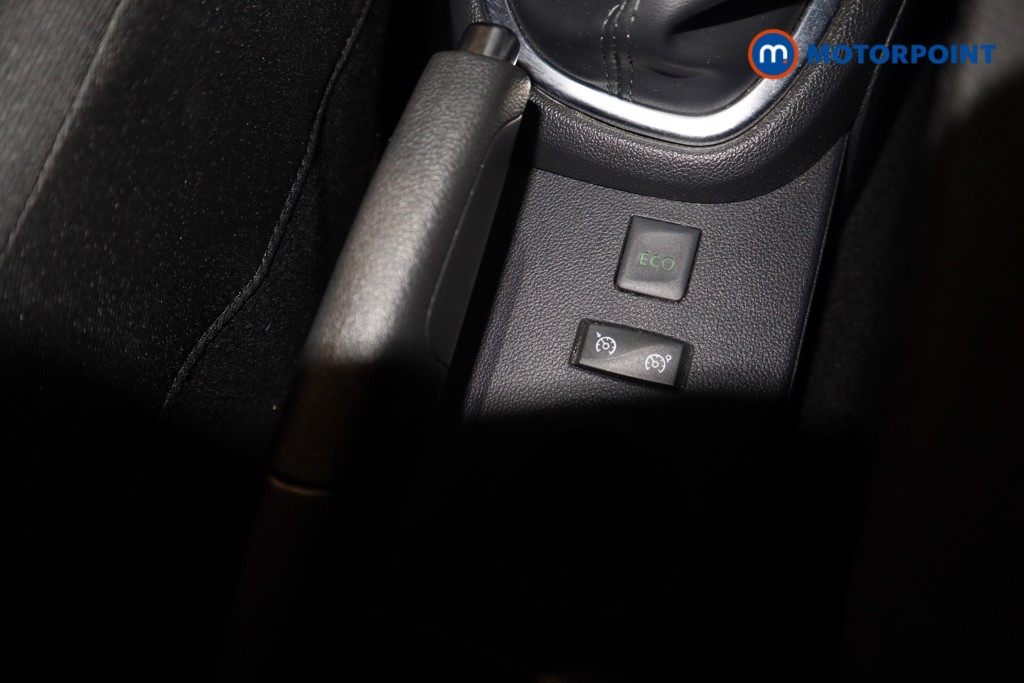 Renault Captur Iconic Manual Petrol SUV - Stock Number (1625502) - 9th supplementary image