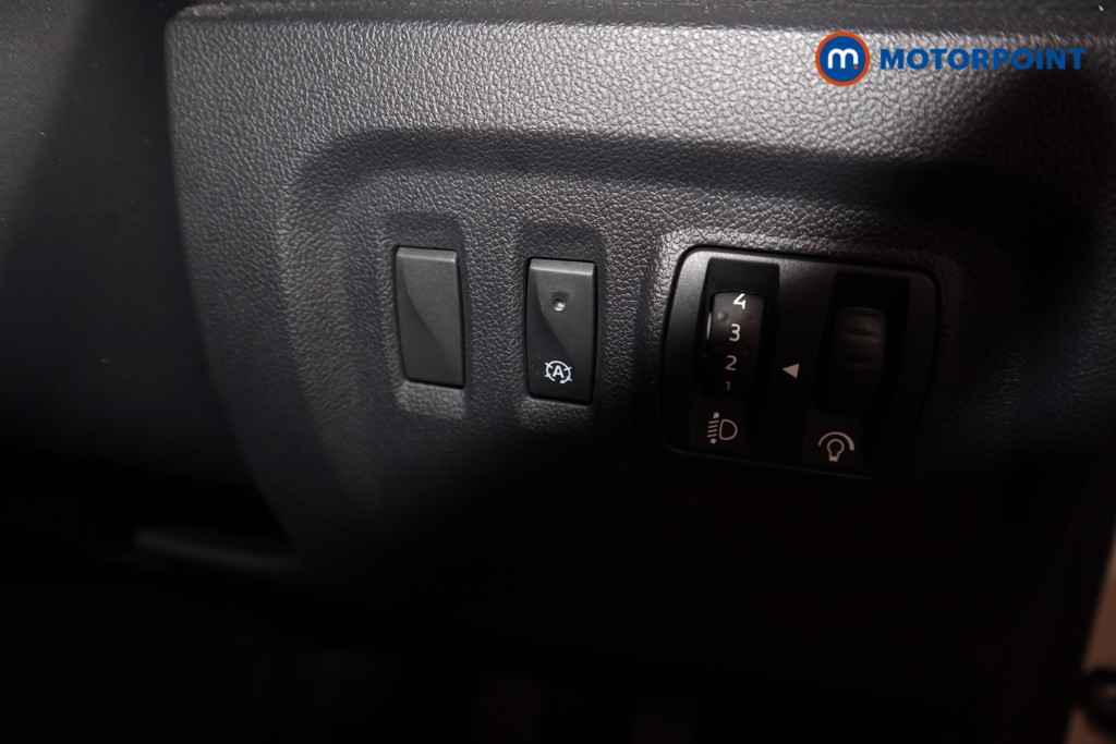 Renault Captur Iconic Manual Petrol SUV - Stock Number (1625502) - 13th supplementary image