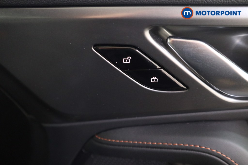 Mg Motor Uk HS Trophy Automatic Petrol Plug-In Hybrid SUV - Stock Number (1625761) - 12th supplementary image