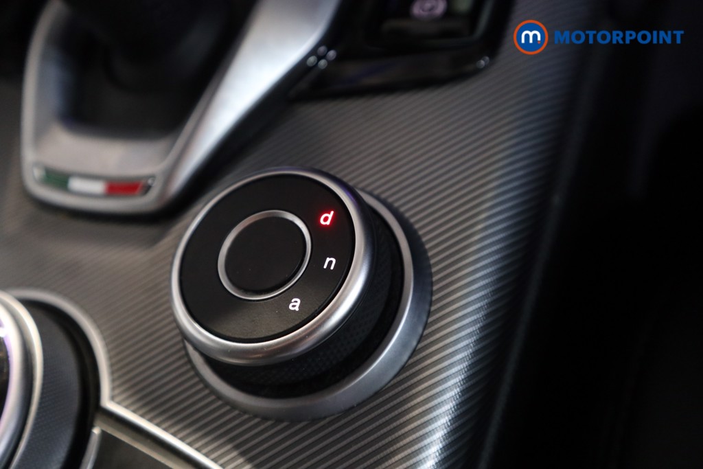 Alfa Romeo Giulia Veloce Automatic Petrol Saloon - Stock Number (1627437) - 8th supplementary image