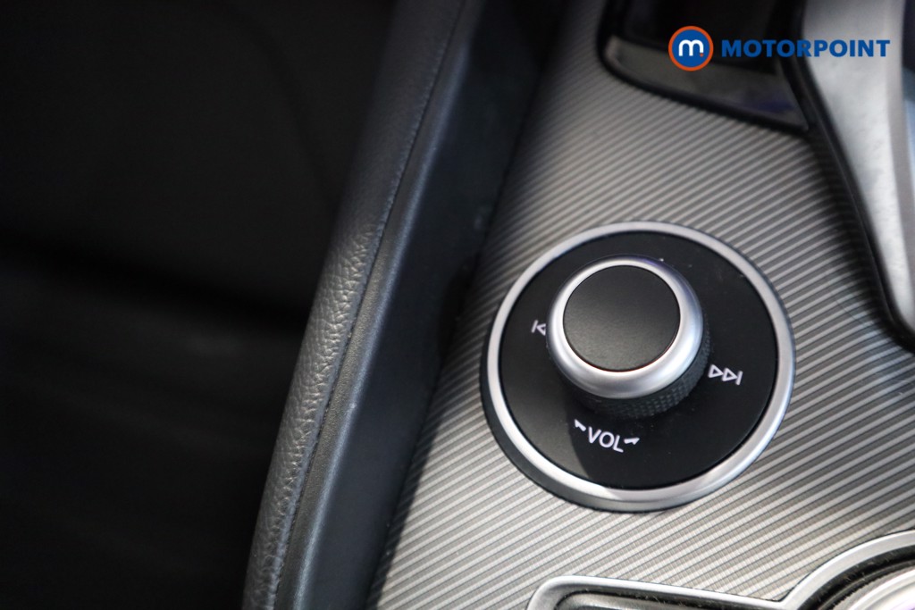 Alfa Romeo Giulia Veloce Automatic Petrol Saloon - Stock Number (1627437) - 9th supplementary image