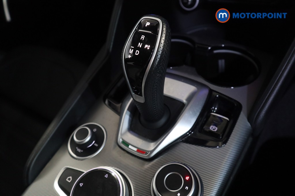Alfa Romeo Giulia Veloce Automatic Petrol Saloon - Stock Number (1627437) - 11th supplementary image