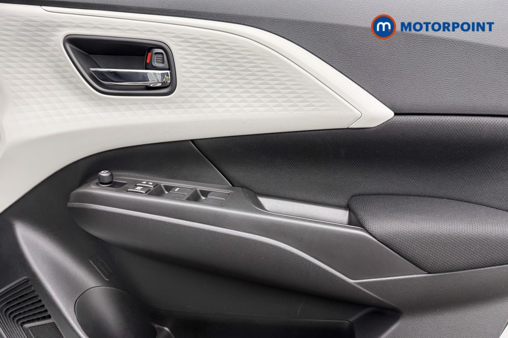 Suzuki Swift Motion Manual Petrol Hatchback - Stock Number (1627896) - 18th supplementary image