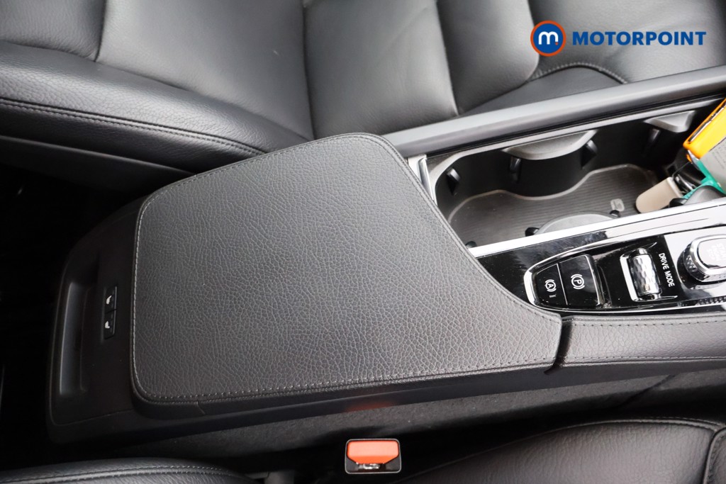 Volvo Xc90 Momentum Automatic Diesel SUV - Stock Number (1628568) - 17th supplementary image