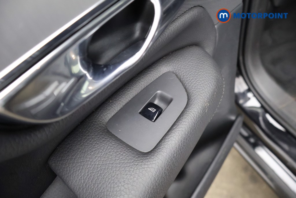 Volvo Xc90 Momentum Automatic Diesel SUV - Stock Number (1628568) - 32nd supplementary image